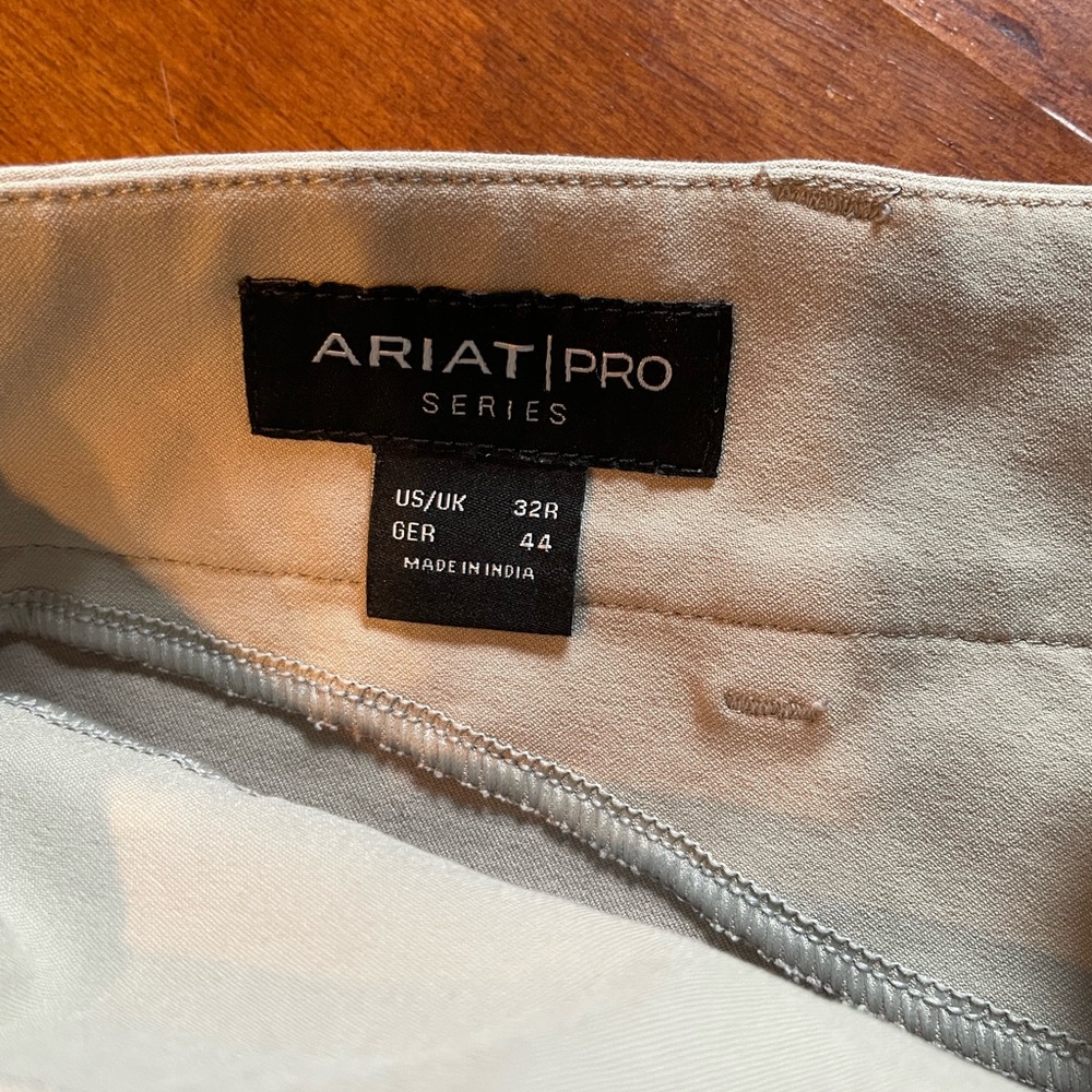 Ariat Pro Series knee patch riding breeches. Tan. Size 32R.
